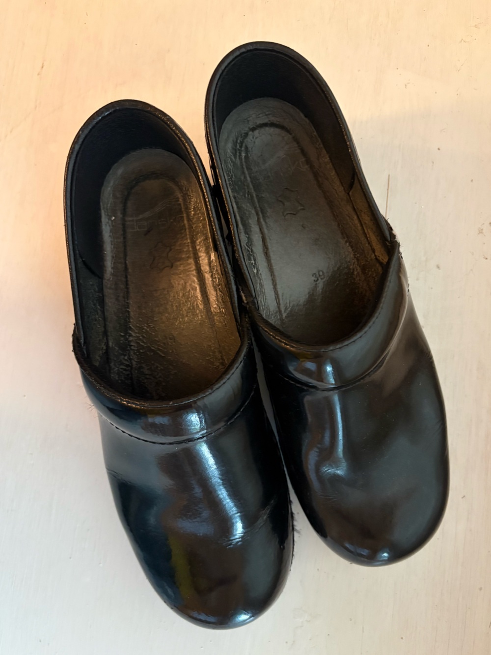 Dansko Professional Clogs (EU 39 / US 8.5/9)